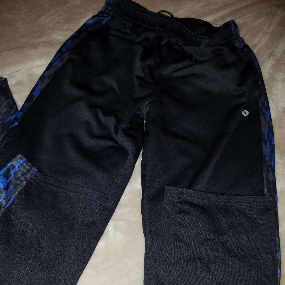 Boys Jogging Set - Picture 3 of 5